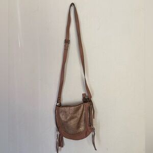 Tano Crossbody